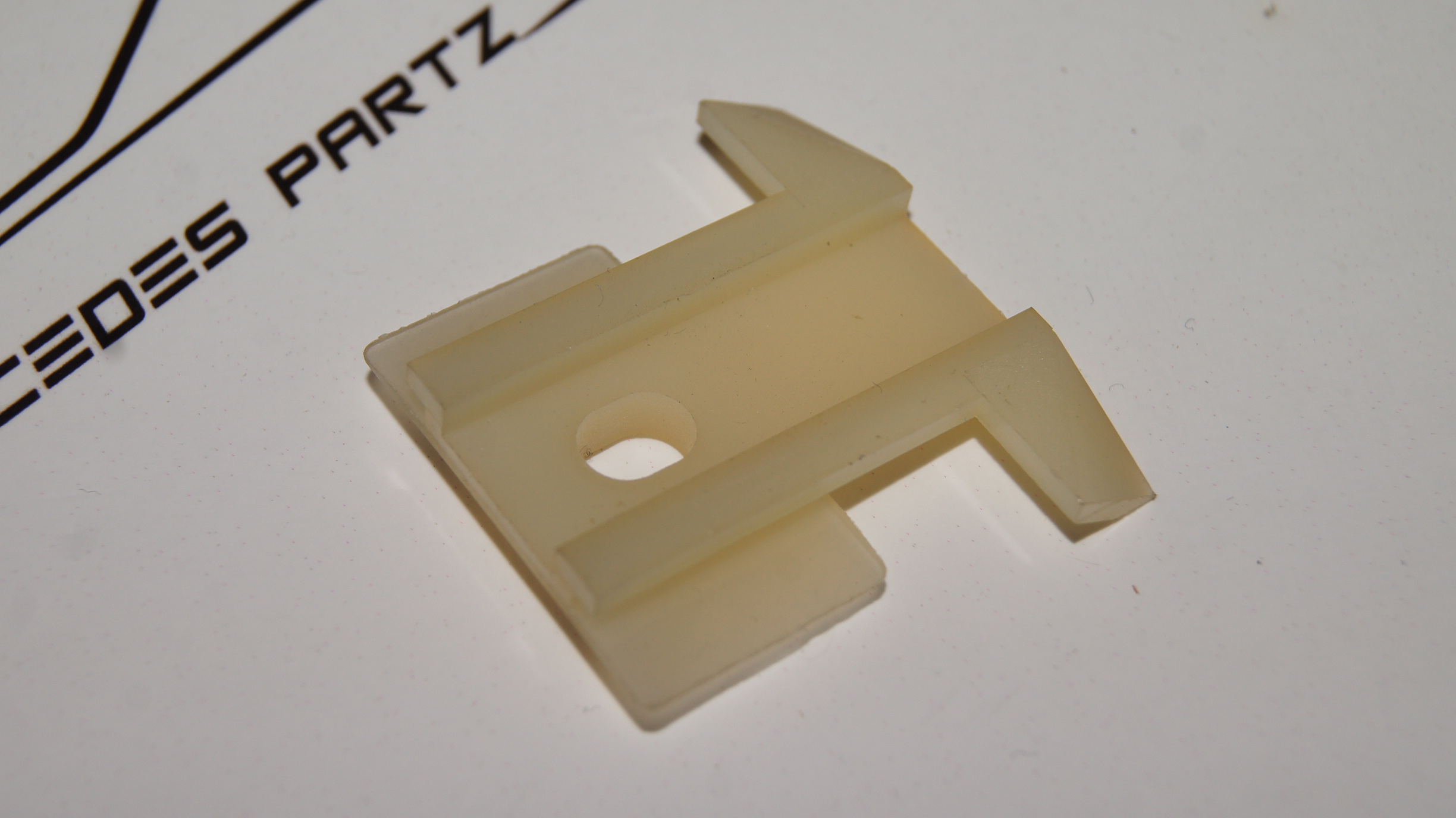 W116 column clip Genuine Mercedes Part