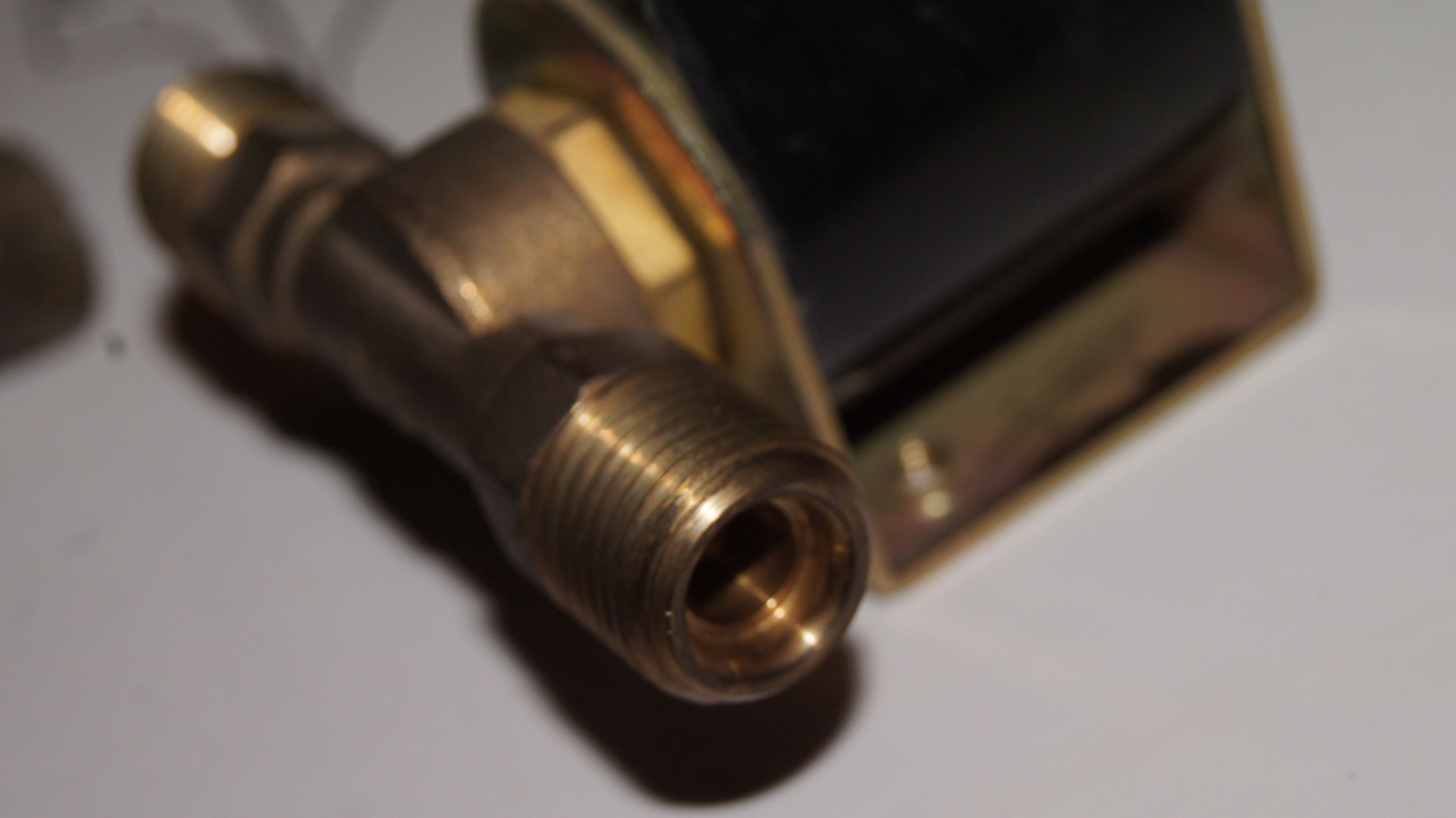 Mack / Freightliner A/C expansion valve NEW MACK Mack / Freightliner A/C expansion valve NEW MACK