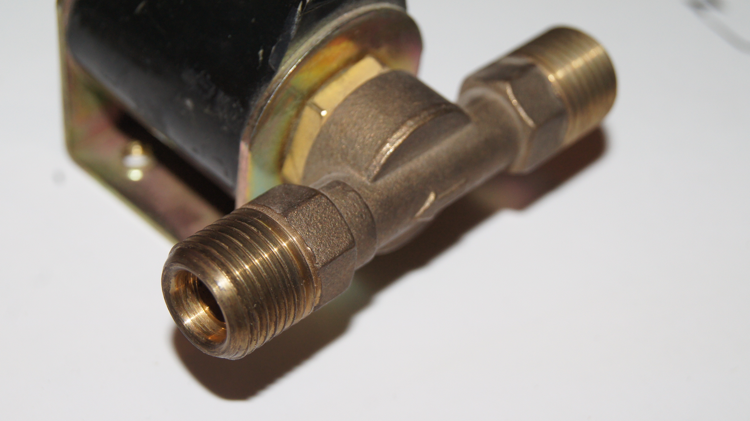 Mack / Freightliner A/C expansion valve NEW MACK Mack / Freightliner A/C expansion valve NEW MACK