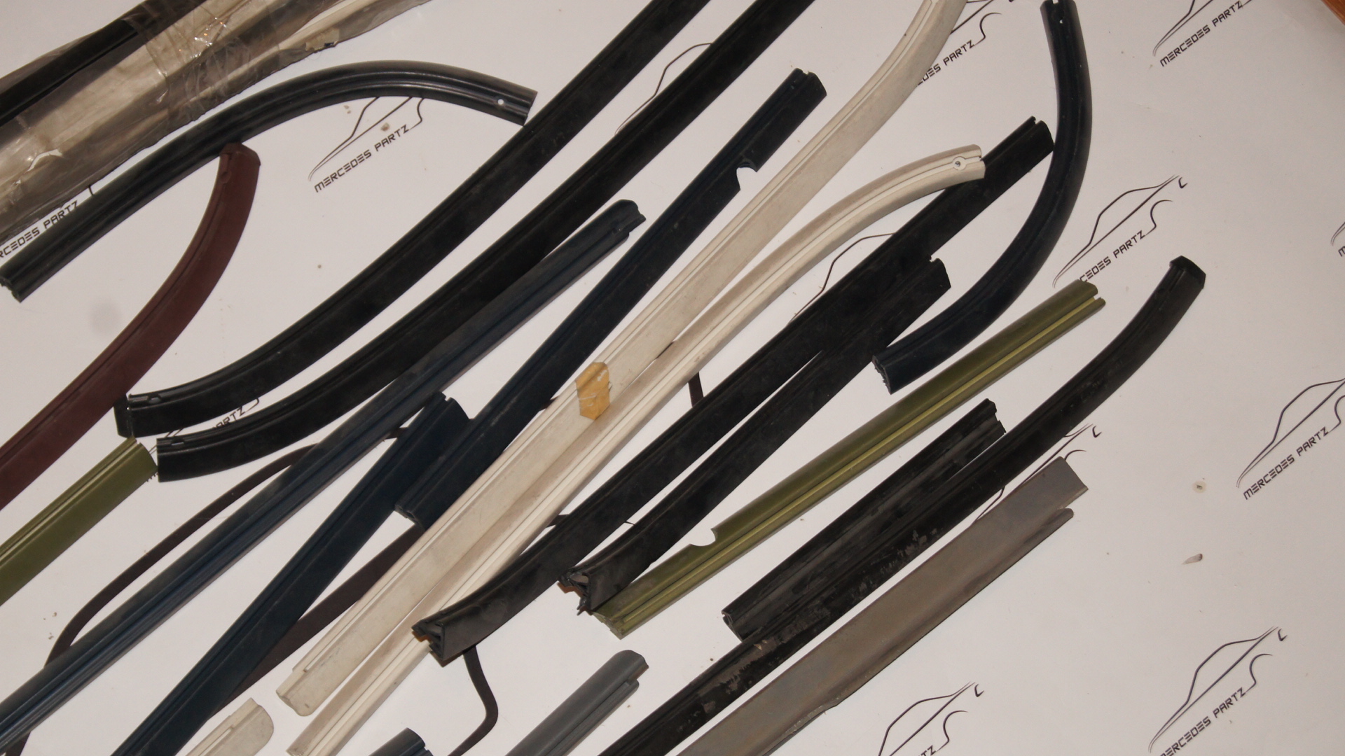 **WHOLE SALE FREE SHIPPING** Mercedes-Benz Curtains and curtain hooks NOS FREE SHIPPING **WHOLE SALE FREE SHIPPING** Mercedes-Benz Curtains and curtain hooks NOS FREE SHIPPING