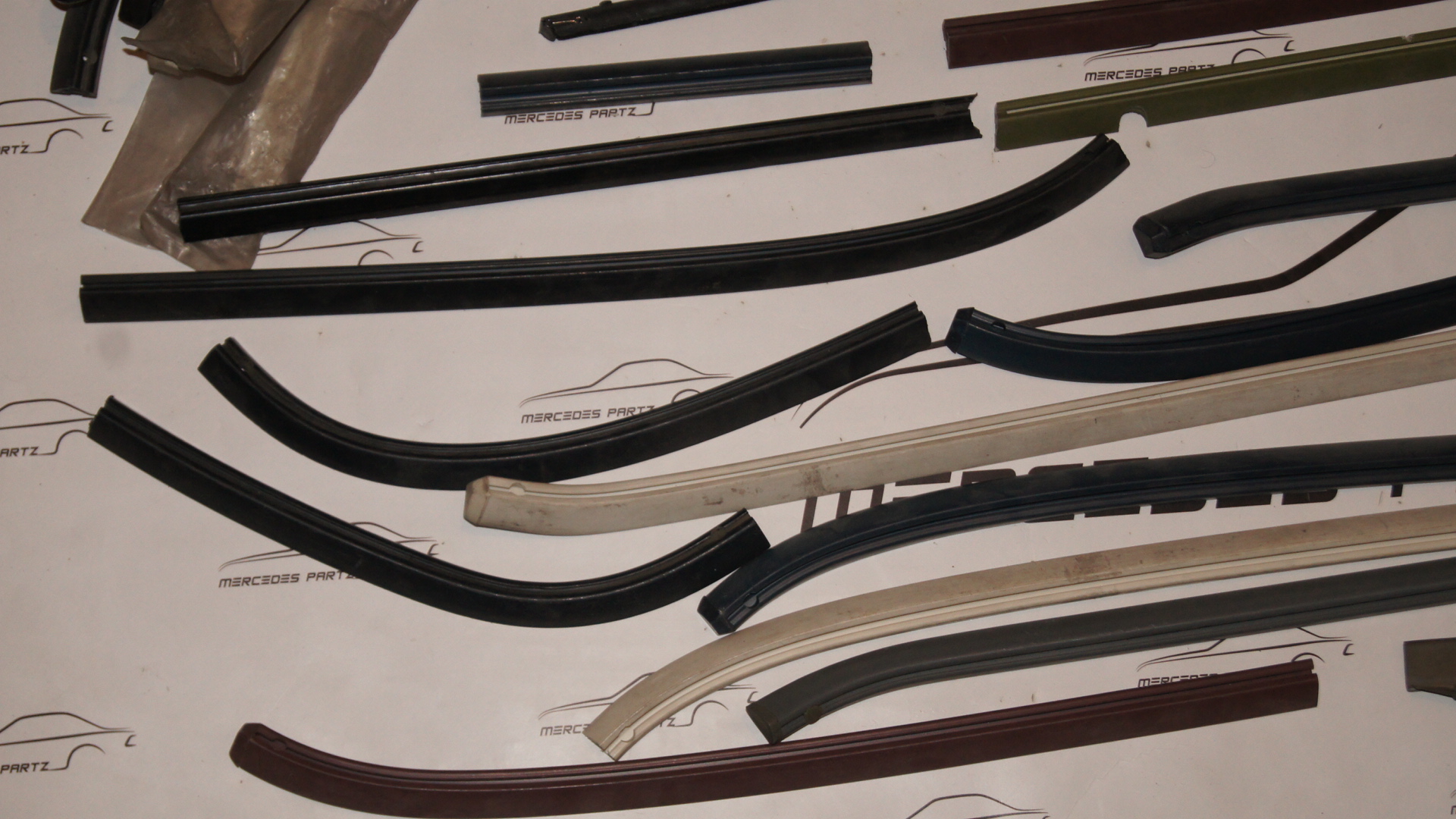 **WHOLE SALE FREE SHIPPING** Mercedes-Benz Curtains and curtain hooks NOS FREE SHIPPING **WHOLE SALE FREE SHIPPING** Mercedes-Benz Curtains and curtain hooks NOS FREE SHIPPING