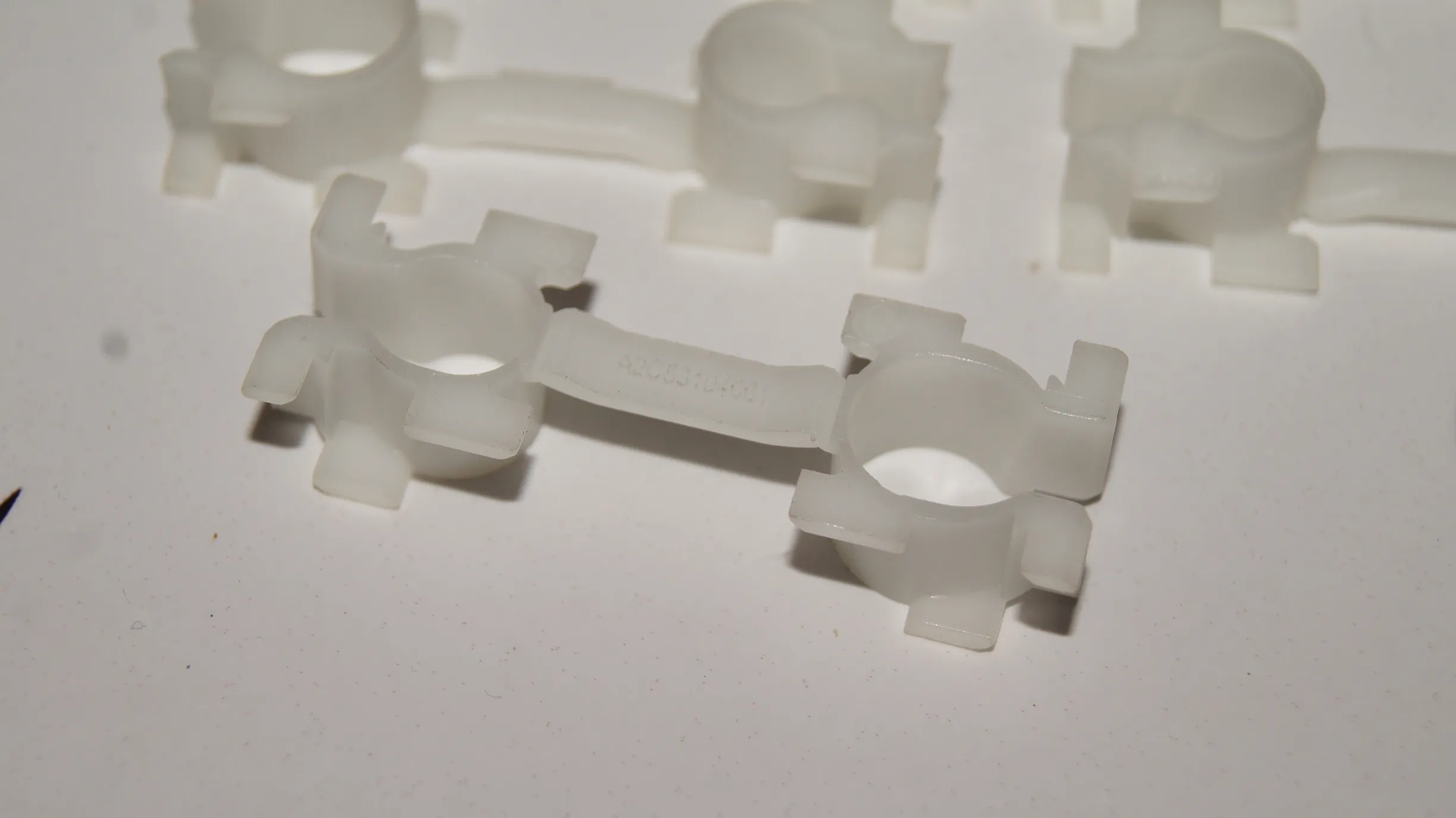 **WHOLE SALE 14pcs**W219 W211 Bracket New Genuine Mercedes Part **WHOLE SALE 14pcs**W219 W211 Bracket New Genuine Mercedes Part