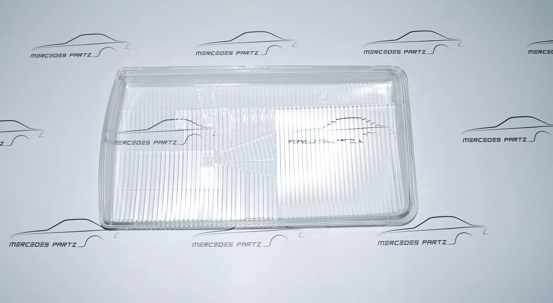 W123 GEN2 80-85 front right HELLA H4 headlamp lens NEW NOS Hella W123 GEN2 80-85 front right HELLA H4 headlamp lens NEW NOS Hella
