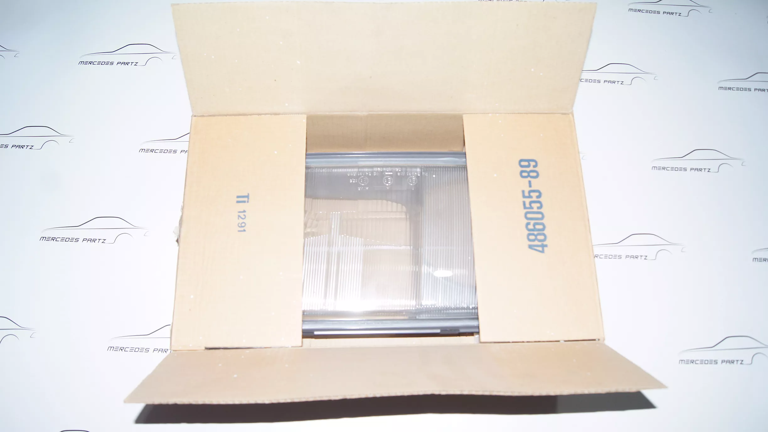 W124 Gen1 85-93 left headlight lens Hella NEW NOS Hella W124 Gen1 85-93 left headlight lens Hella NEW NOS Hella