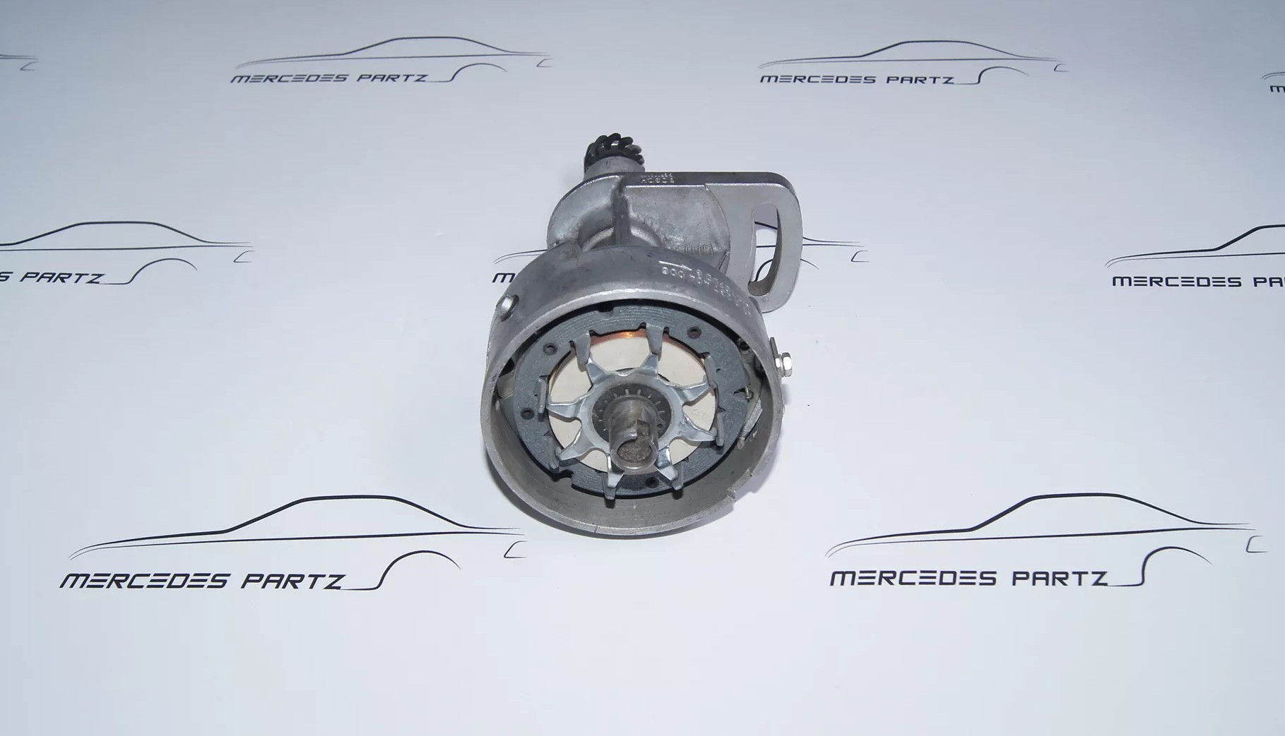 M117 450 500 ignition distributor NOS Bosch M117 450 500 ignition distributor NOS Bosch