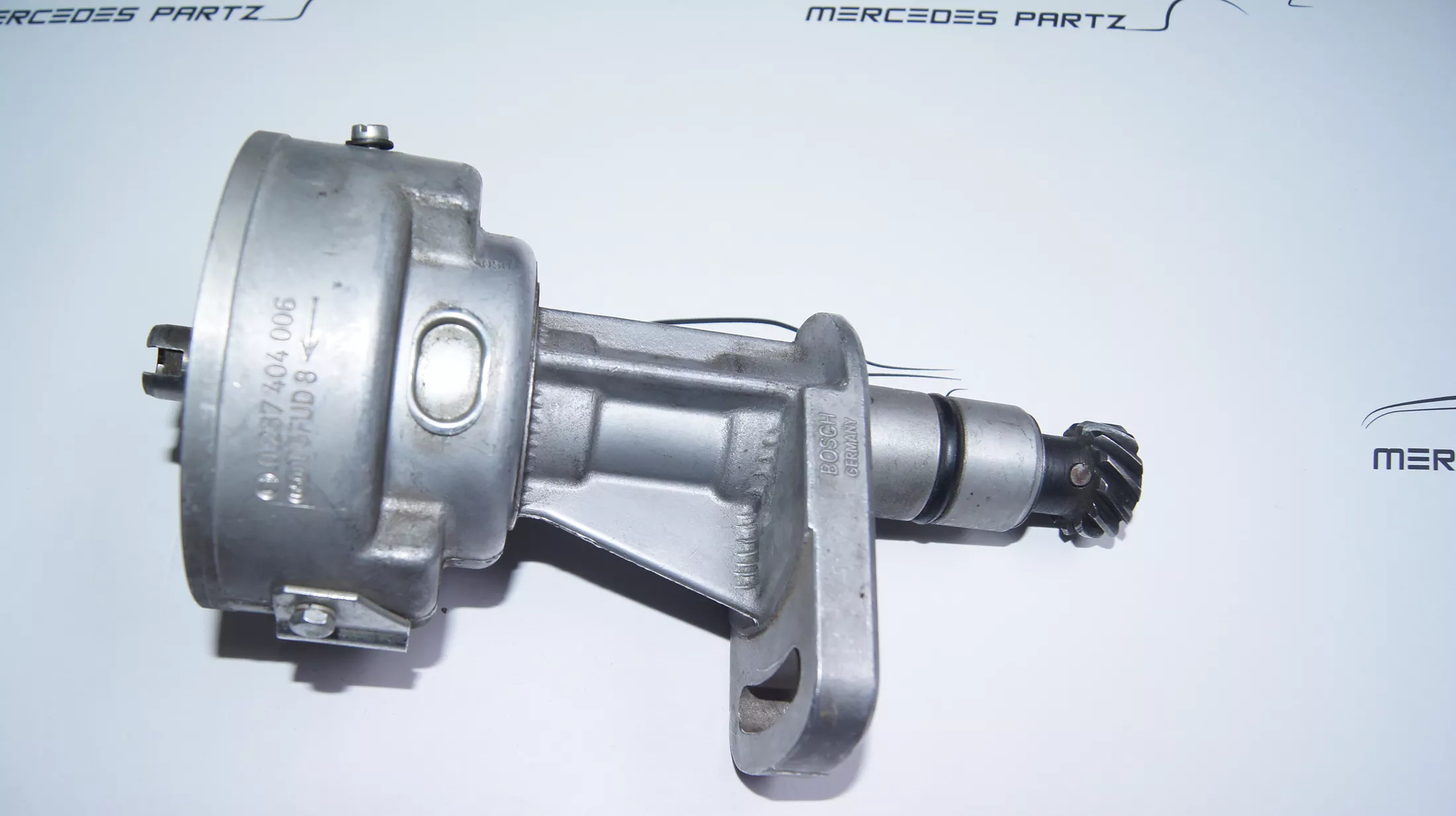 M117 450 500 ignition distributor NOS Bosch M117 450 500 ignition distributor NOS Bosch